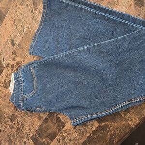Girls NWT Carters pull on jeans